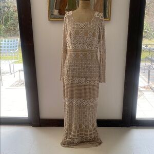 ADRIANNA PAPELL |  STUNNING Beaded DRESS